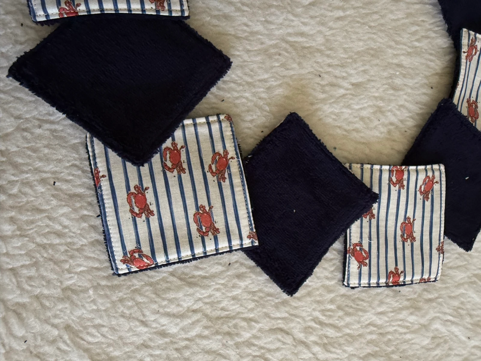 Navy bib – photo 3
